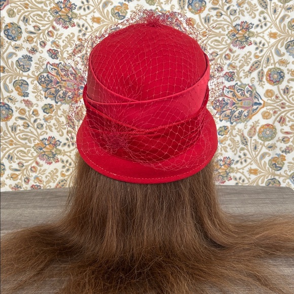 Vintage Voguemont Bucket Hat Veiled Red Wool Felt/Bow Church Broadway City - Picture 2 of 13